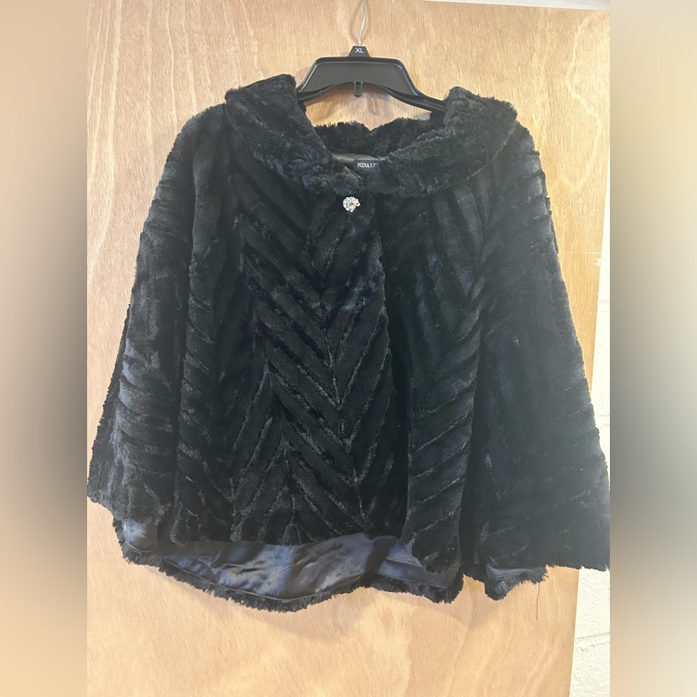 Elegant Faux Fur Dress Cape/Shawl